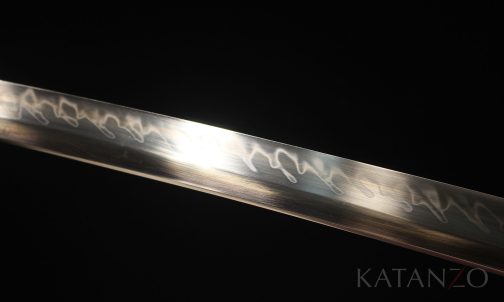 Katana with clay tempered blade